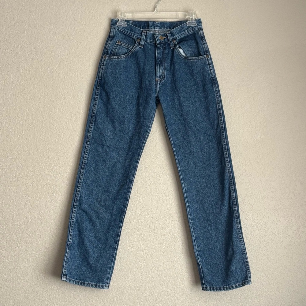 Wrangler Men's Relaxed  Fit Blue Jeans 29x30. Made of 100% cotton.